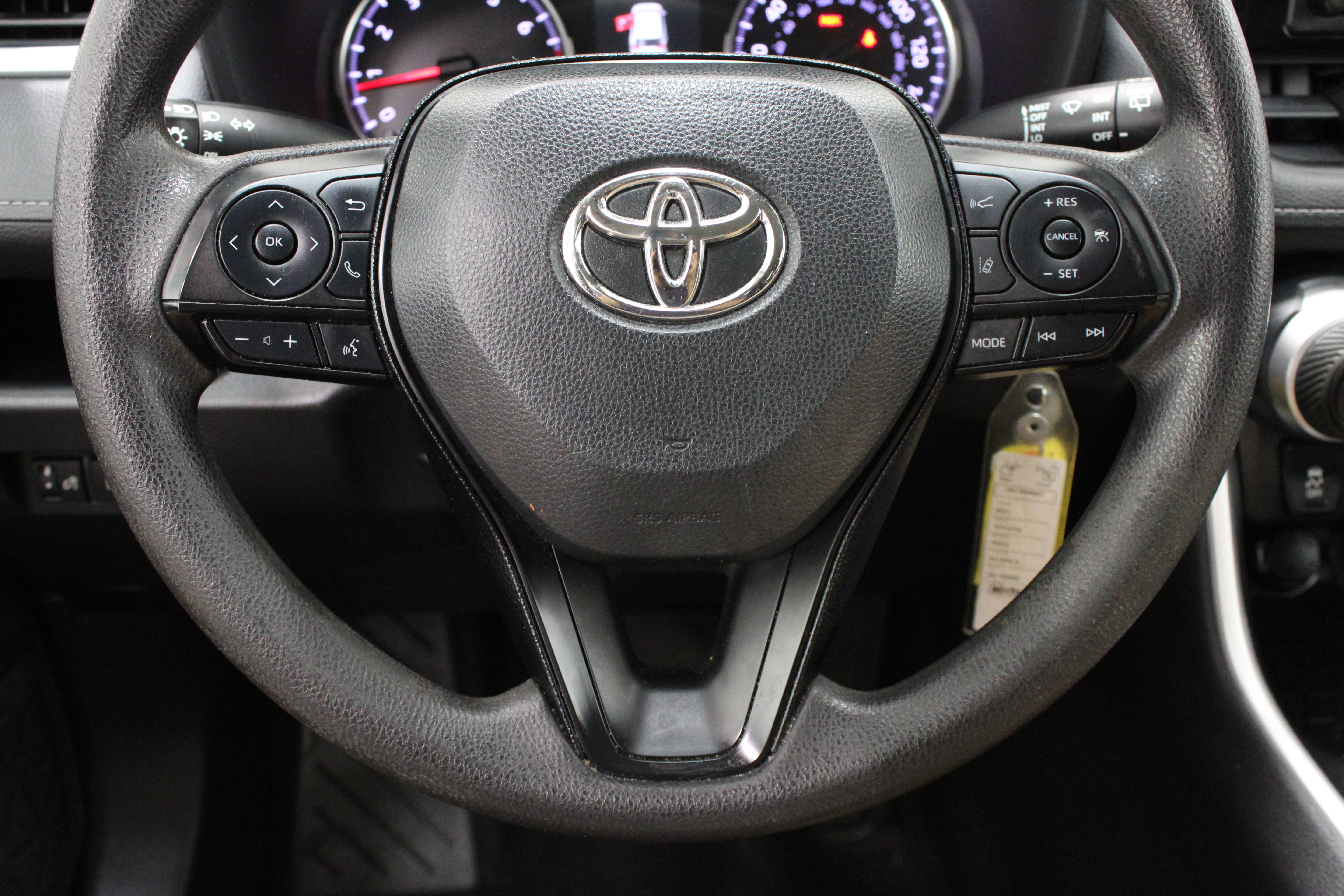 Used 2021 Toyota RAV4 LE FWD image 21