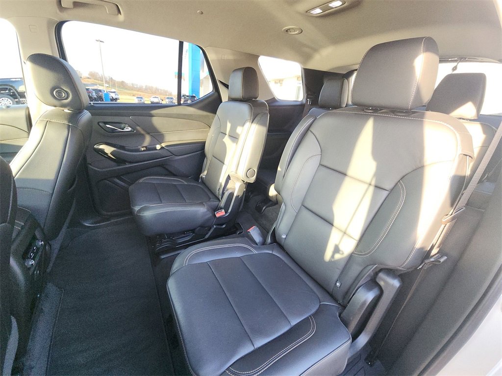 Used 2020 Chevrolet Traverse LT image 22