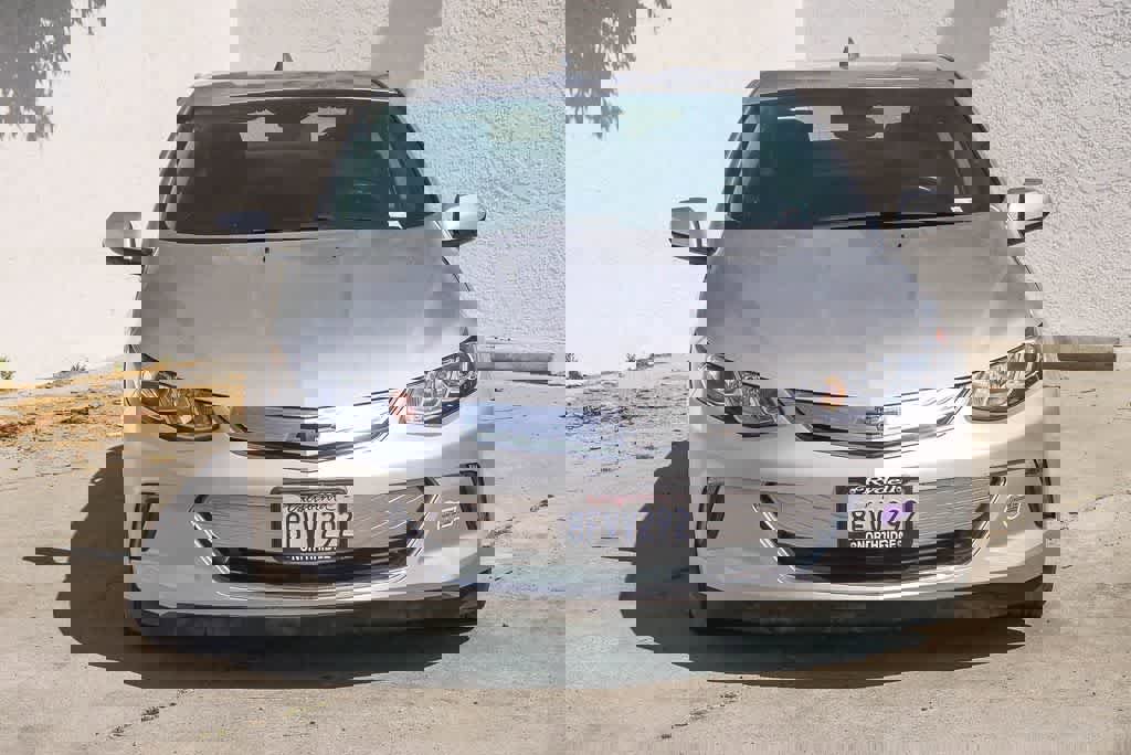 Used 2019 Chevrolet Volt LT w/ Power Convenience Package image 2