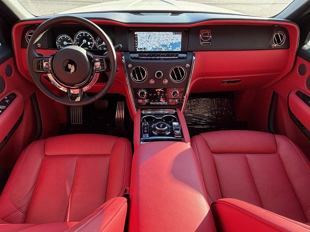 Used 2024 Rolls-Royce Cullinan Base image 13