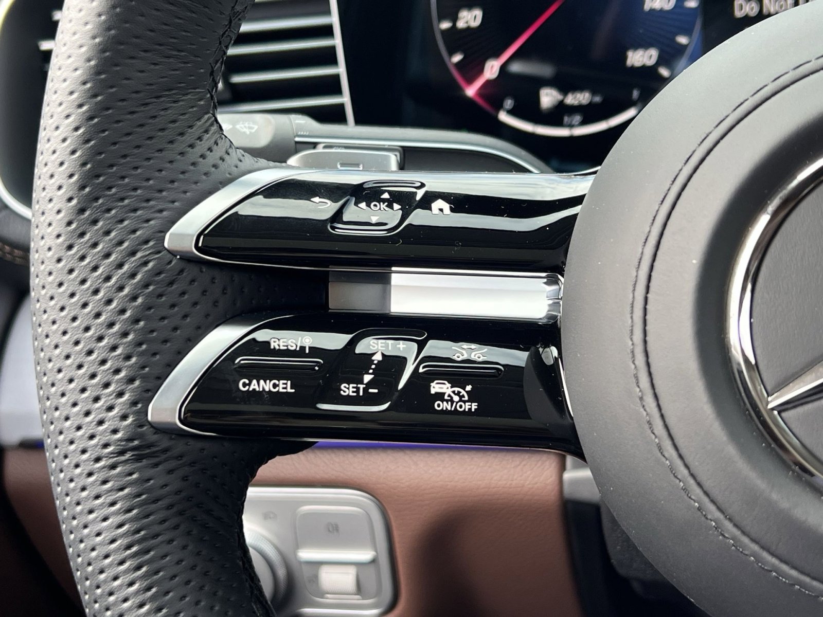 New 2026 Mercedes-Benz GLS 450 4MATIC image 32