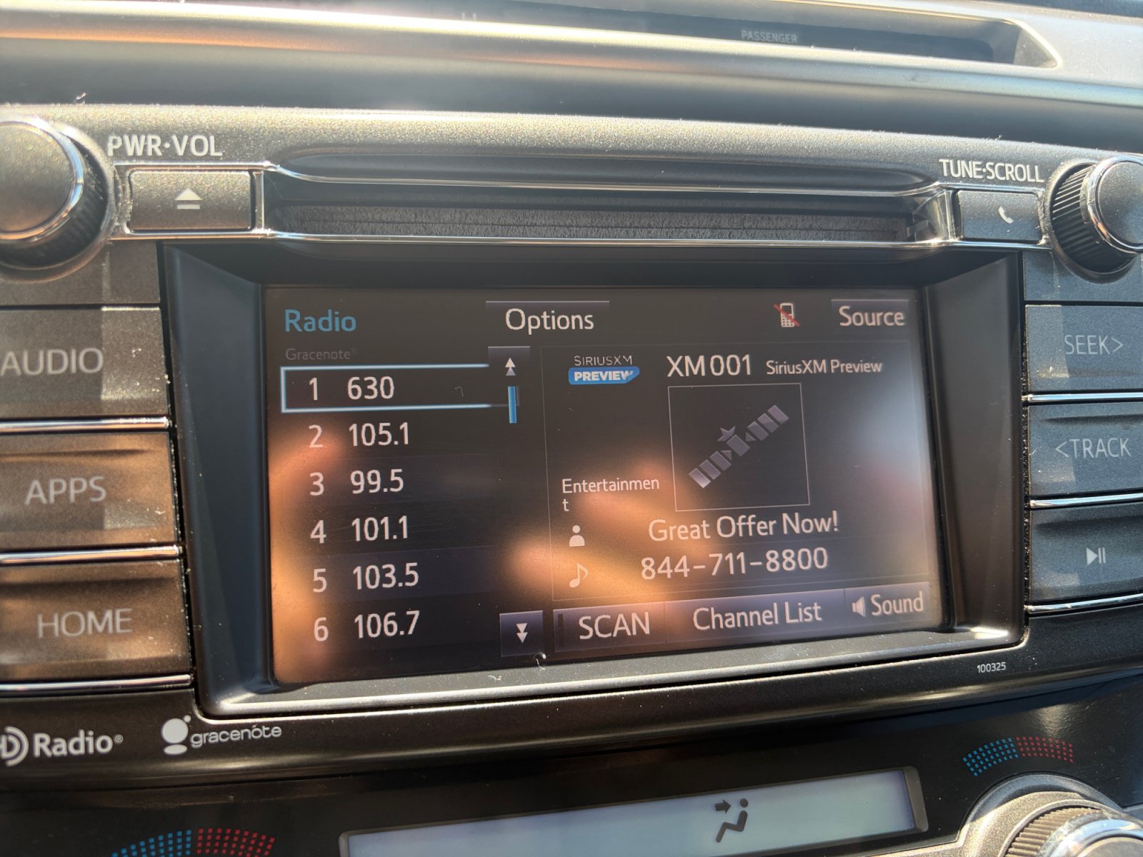Used 2014 Toyota RAV4 XLE AWD/4WD image 22