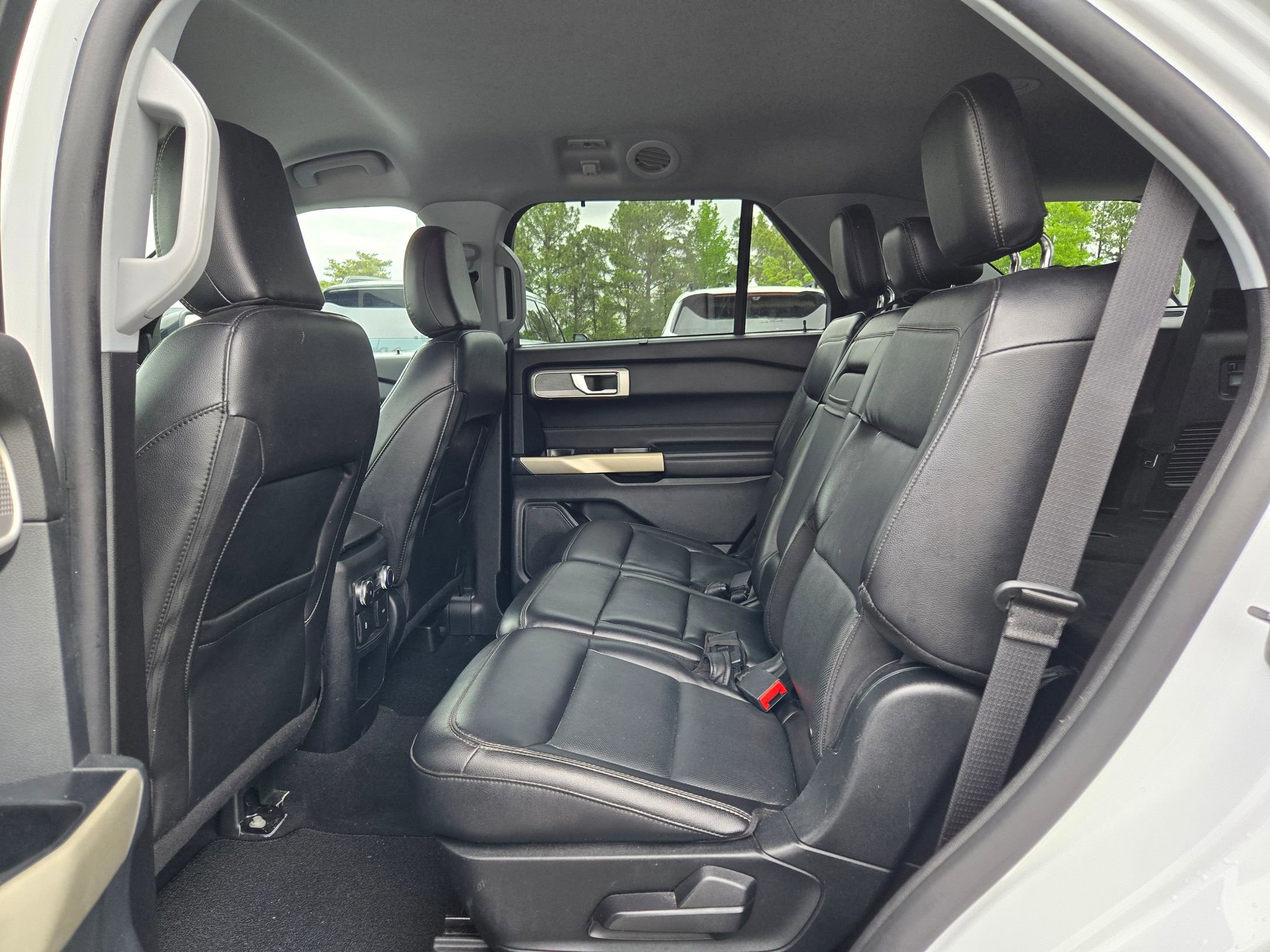Used 2021 Ford Explorer Limited RWD image 36