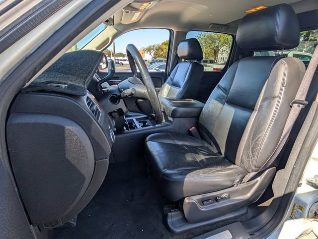 Used 2012 Chevrolet Avalanche LTZ image 7