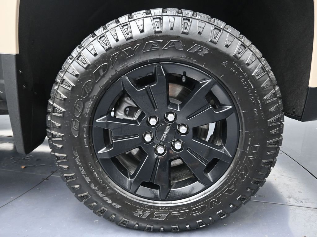 Used 2022 GMC Canyon AT4 image 5