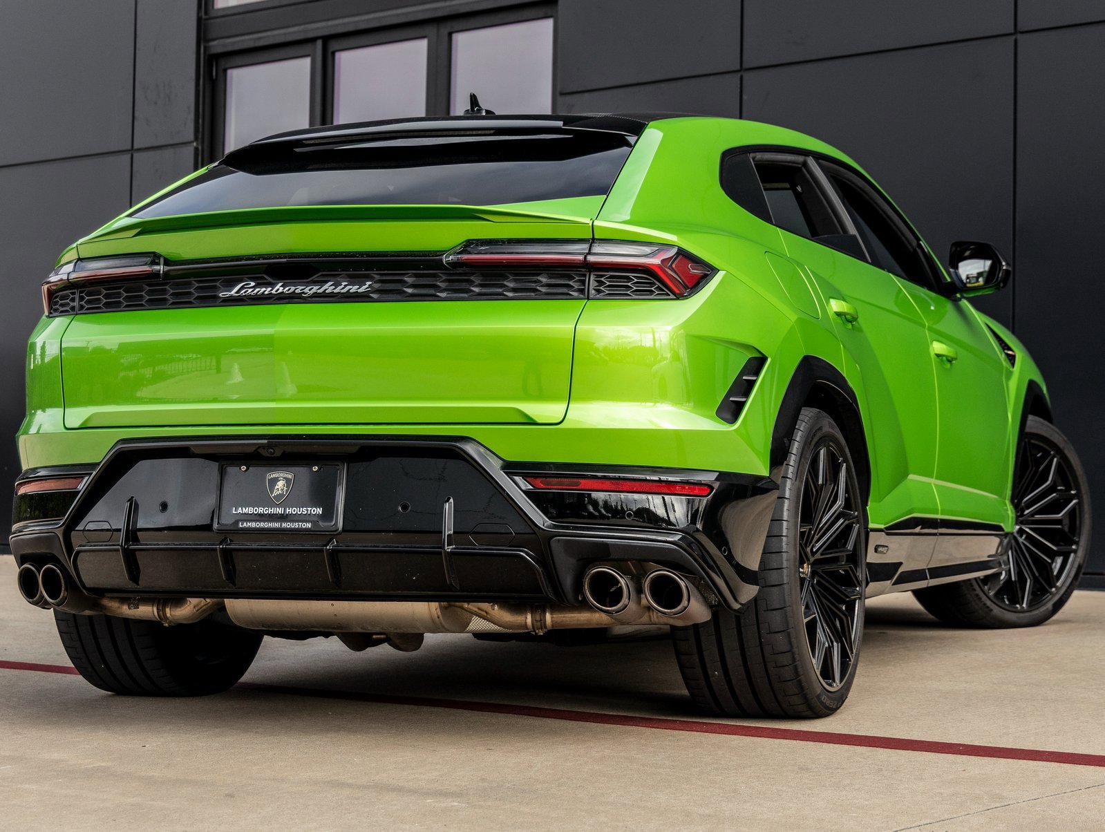 Used 2025 Lamborghini Urus SE image 8