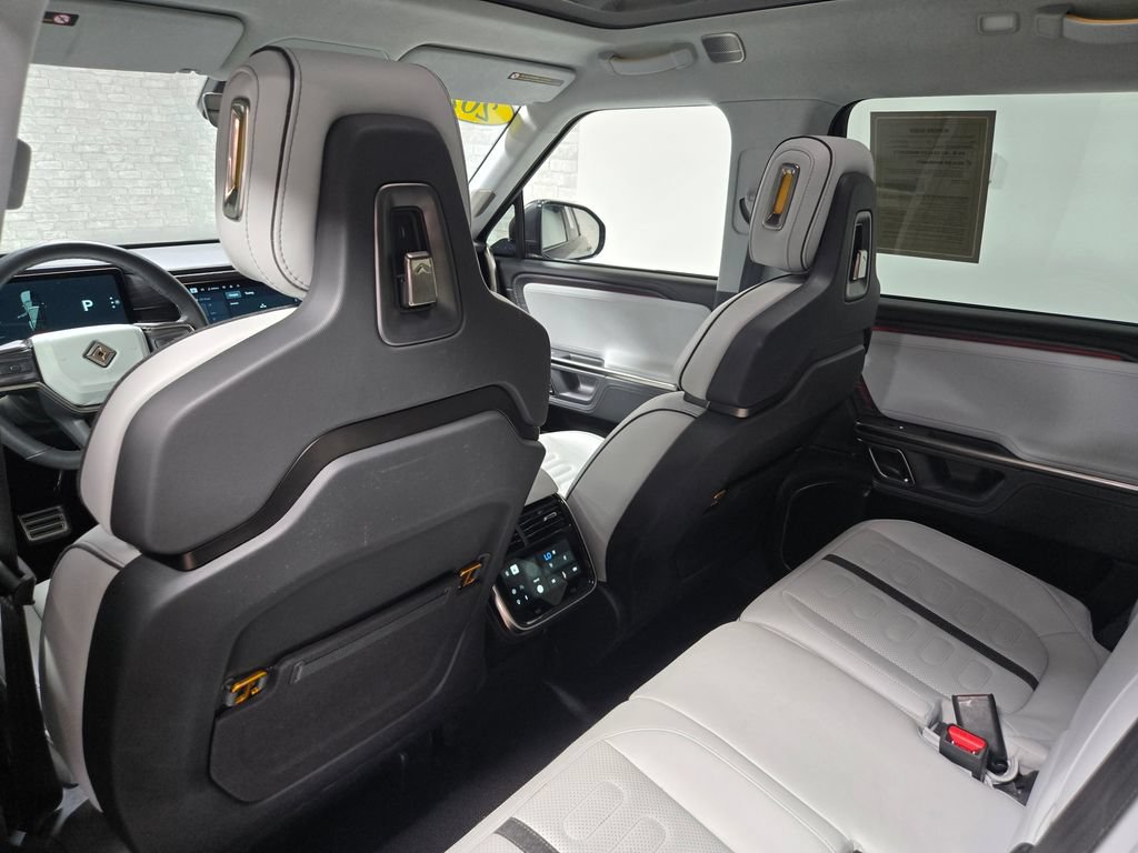 Used 2023 Rivian R1S Adventure AWD/4WD image 37