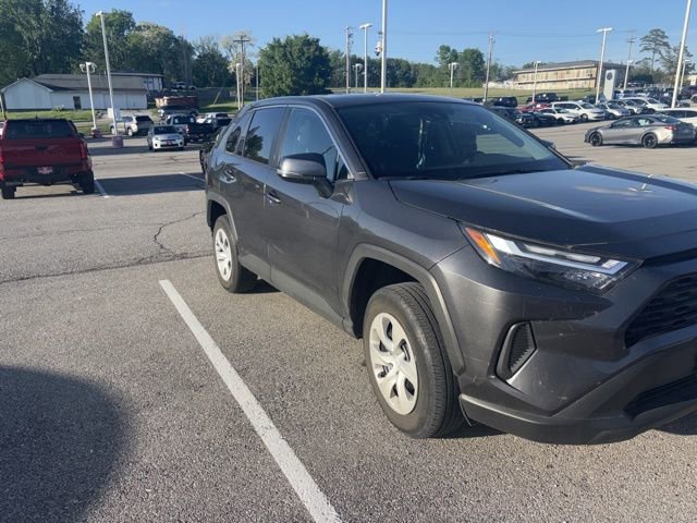 Used 2023 Toyota RAV4 LE AWD/4WD image 6