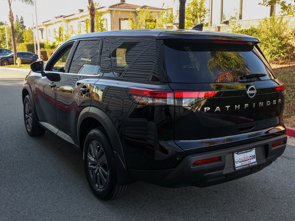 New 2025 Nissan Pathfinder S image 6