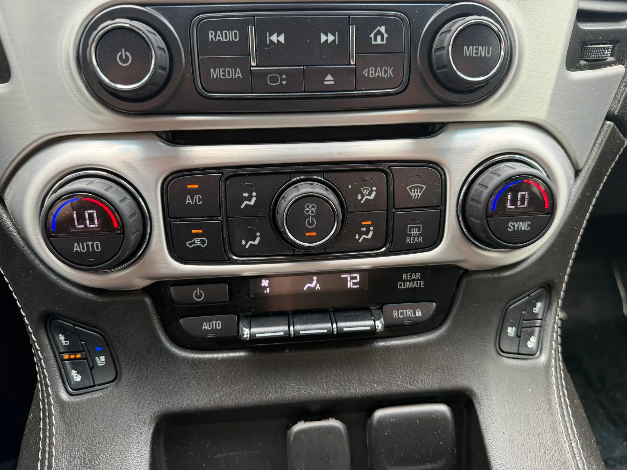 Used 2020 GMC Yukon XL SLT AWD/4WD image 29