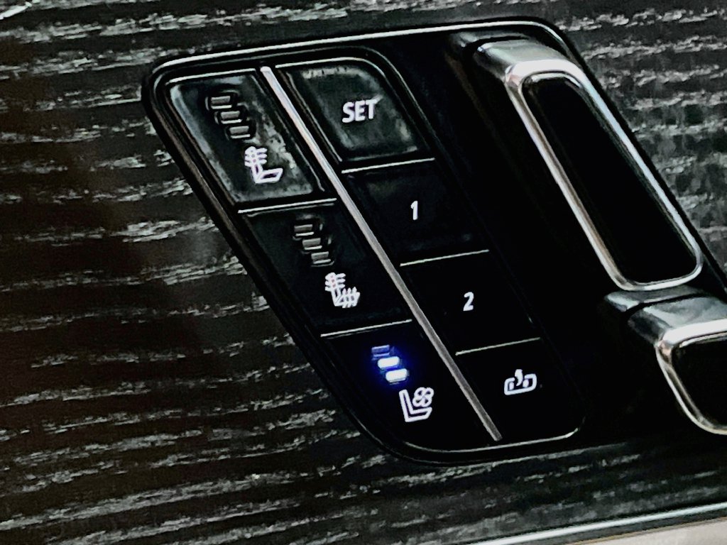 Used 2026 Cadillac Lyriq Signature Luxury w/ Nappa Leather Package AWD/4WD image 21
