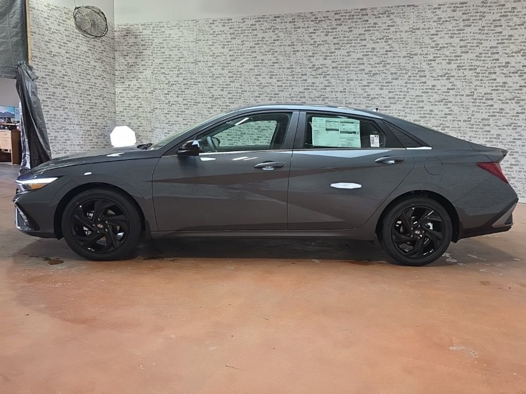 New 2026 Hyundai Elantra SEL Sport Premium FWD image 4