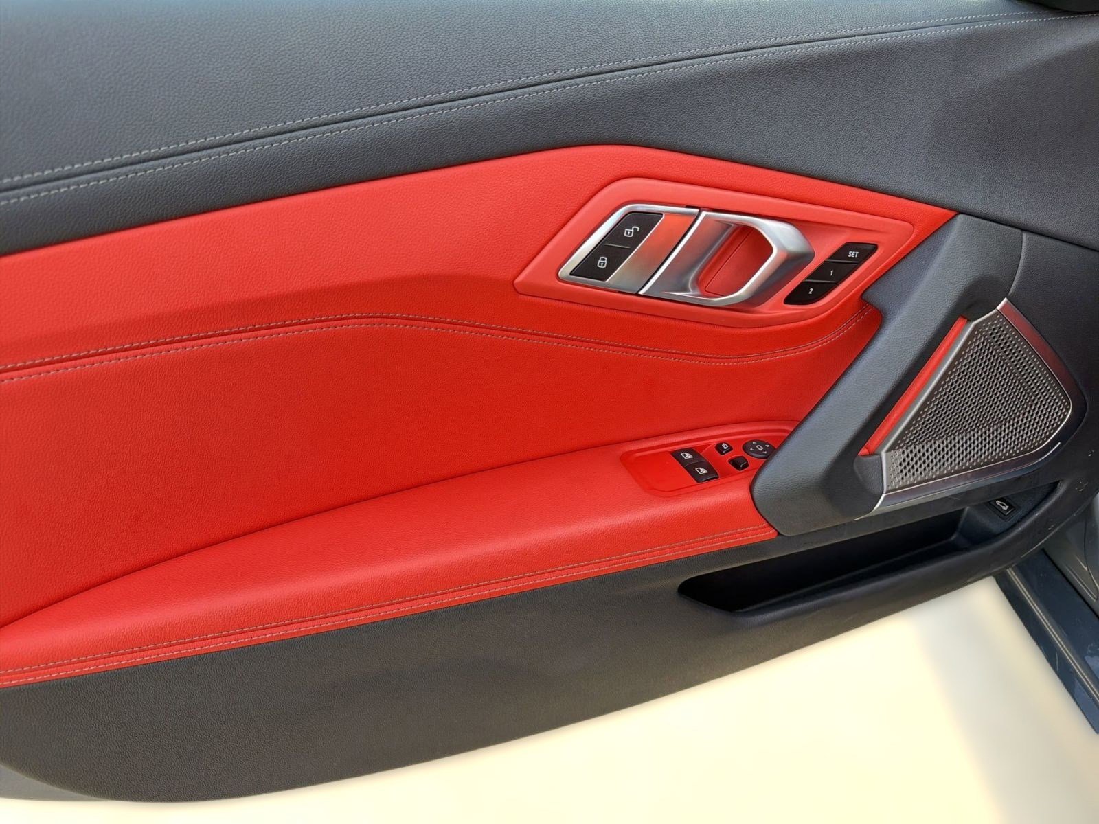 Certified 2023 BMW Z4 M40i w/ Premium Package image 13