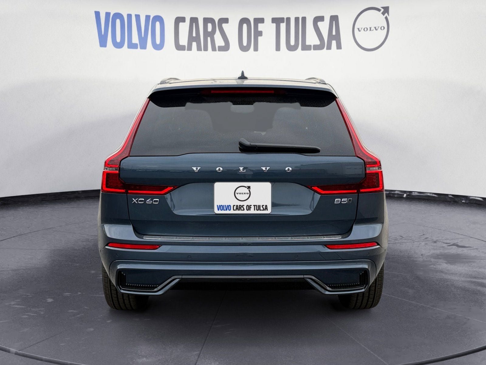 New 2026 Volvo XC60 B5 Plus w/ Protection Package Premier AWD/4WD image 4