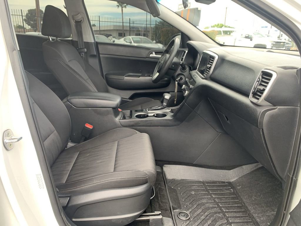 Used 2020 Kia Sportage LX image 26
