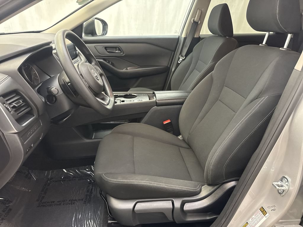 Used 2024 Nissan Rogue S FWD image 9