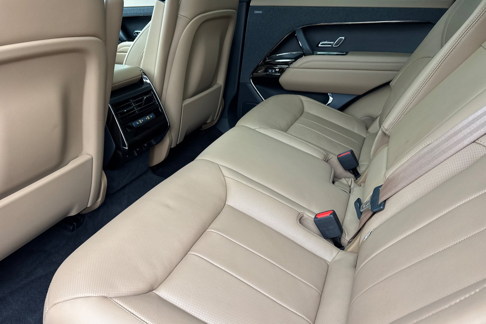 Certified 2024 Land Rover Range Rover Sport SE AWD/4WD image 12