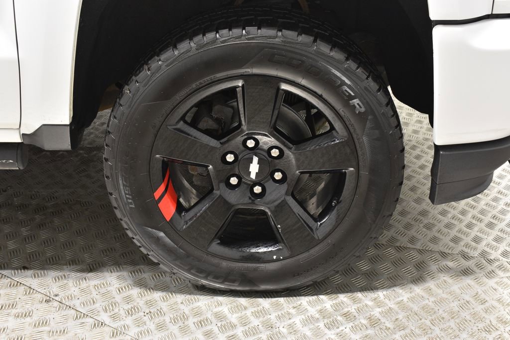 Used 2018 Chevrolet Silverado 1500 LT w/ Redline Edition image 37