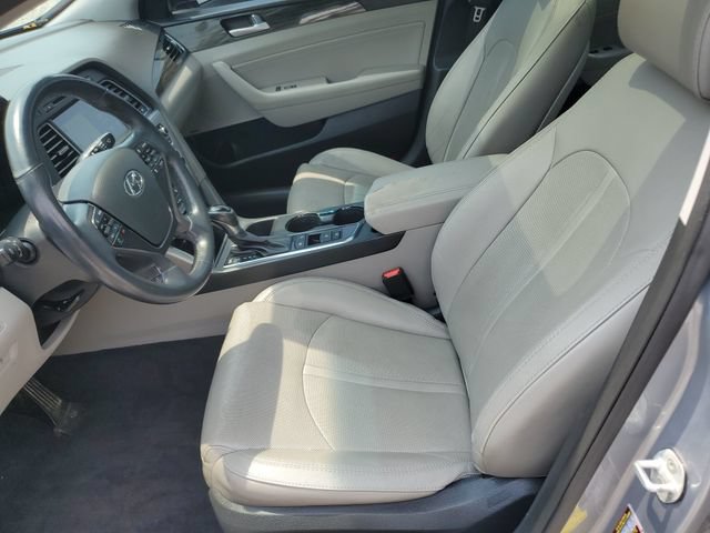 Used 2015 Hyundai Sonata Limited w/ Option Group 06 FWD image 17