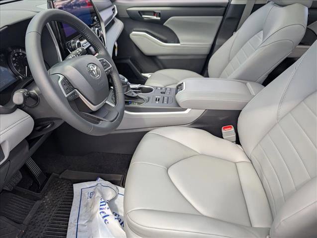 New 2026 Toyota Highlander XLE image 4
