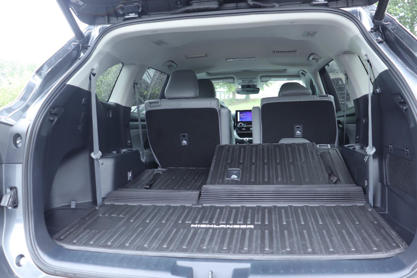Used 2023 Toyota Highlander XLE FWD image 16