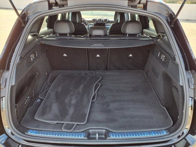 Used 2025 Mercedes-Benz GLC 300 image 22