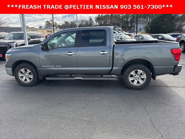 Used 2018 Nissan Titan SV w/ SV Convenience Package image 4