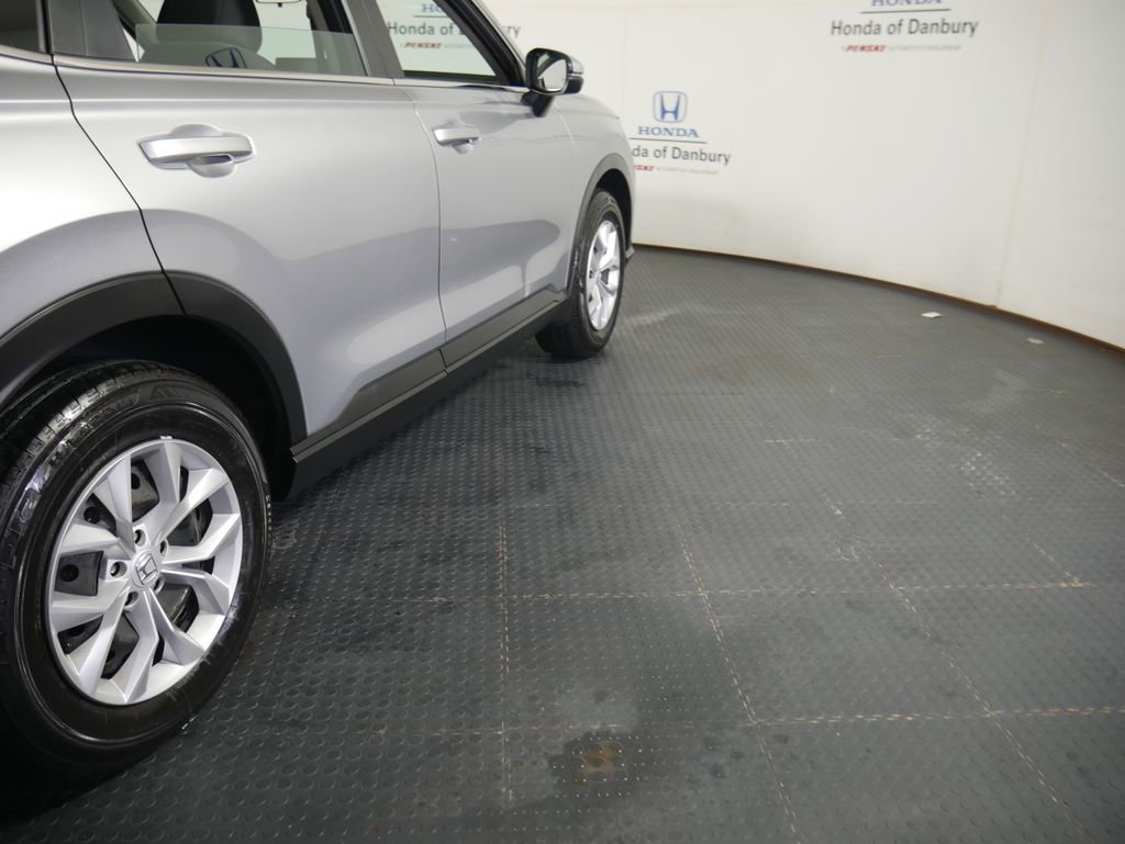 Used 2023 Honda CR-V LX image 5