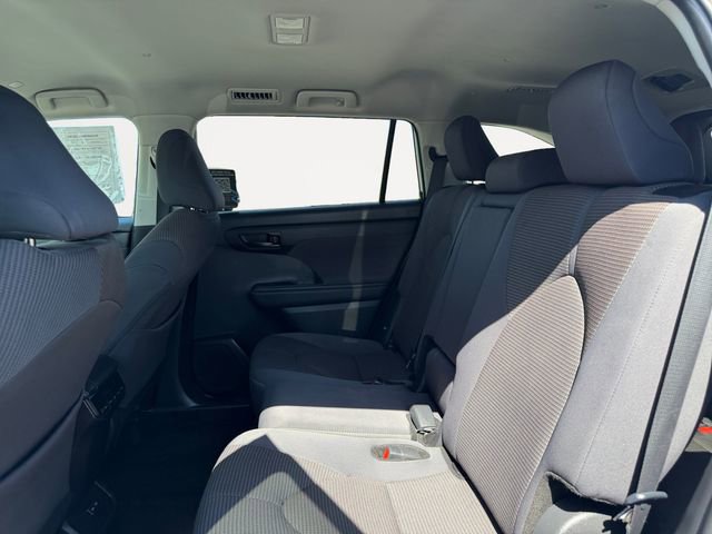 Certified 2024 Toyota Highlander LE AWD/4WD image 11