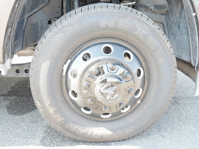 Used 2025 RAM 3500 Limited image 9