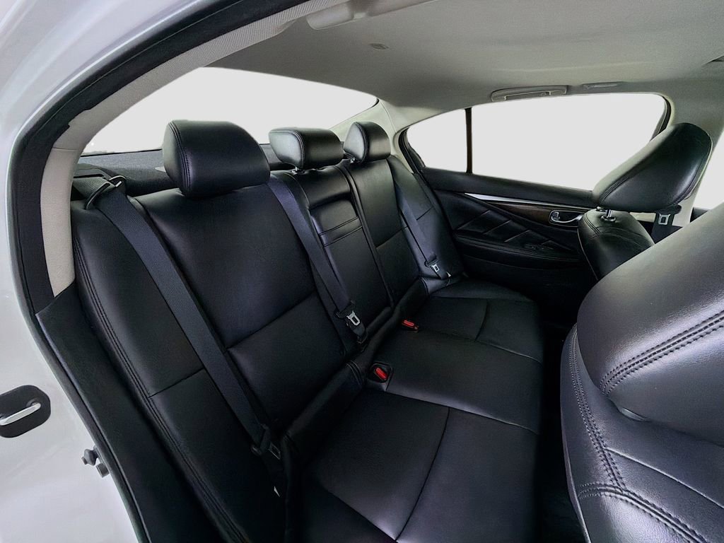 Used 2018 INFINITI Q50 Luxe w/ Essential Package (3.0T Luxe) AWD/4WD image 30