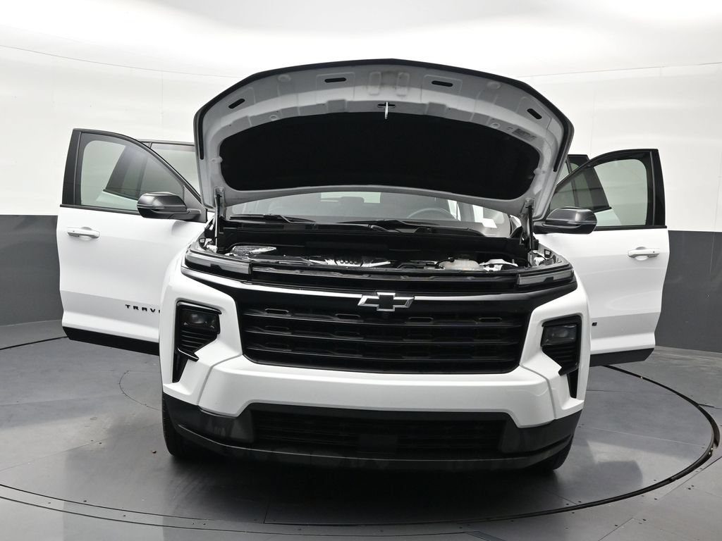 Used 2025 Chevrolet Traverse LT w/ Midnight/Sport Edition FWD image 38