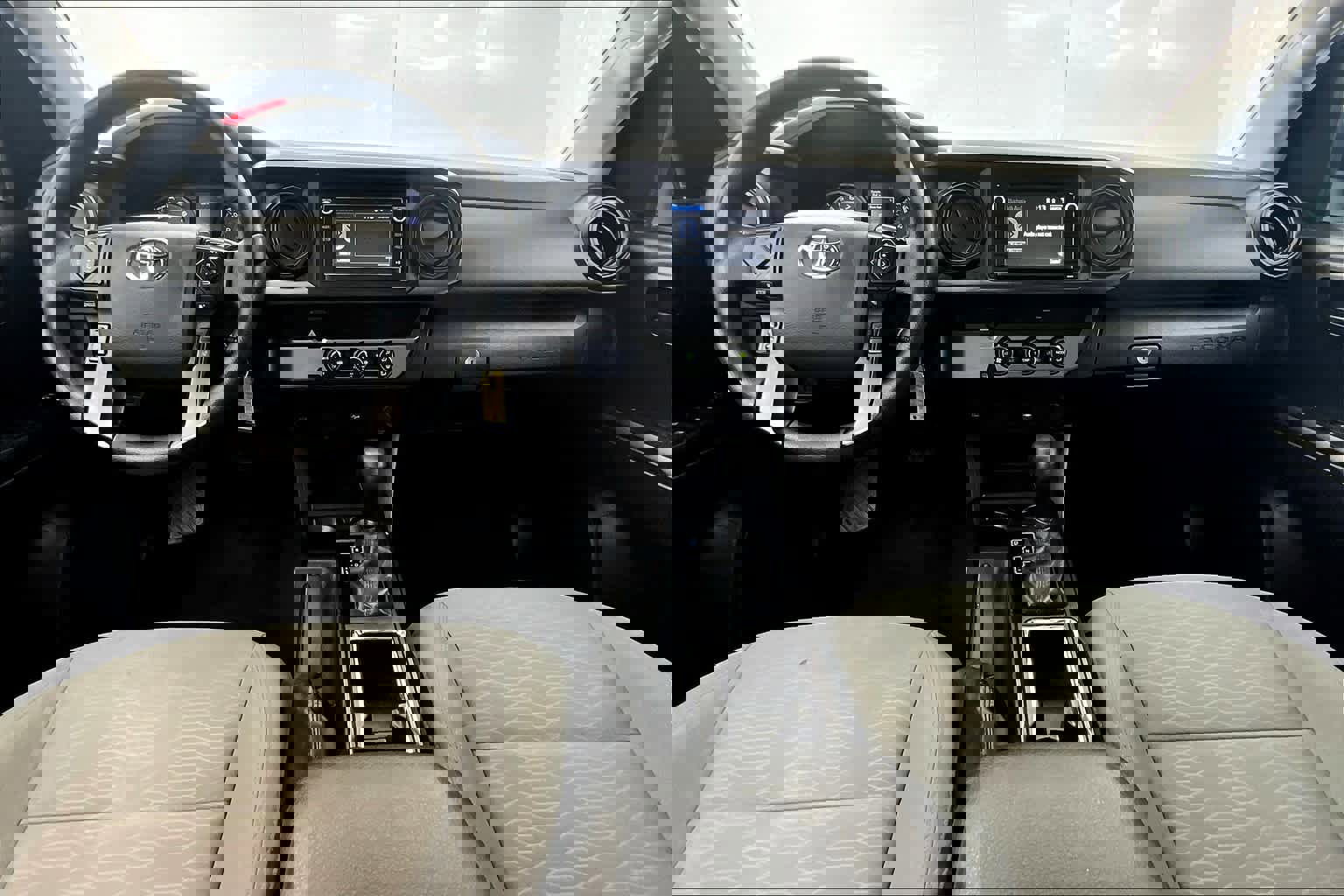 Used 2019 Toyota Tacoma SR image 12