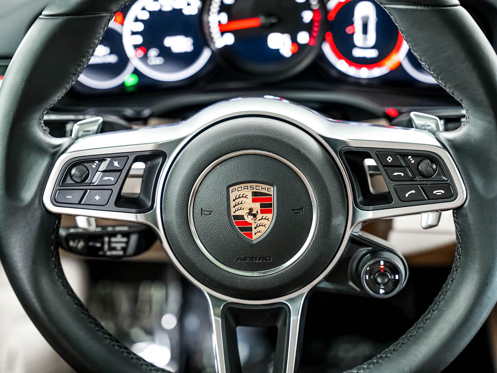 Certified 2023 Porsche Cayenne Platinum Edition AWD/4WD image 17
