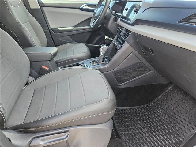 Certified 2023 Volkswagen Taos SE FWD image 19