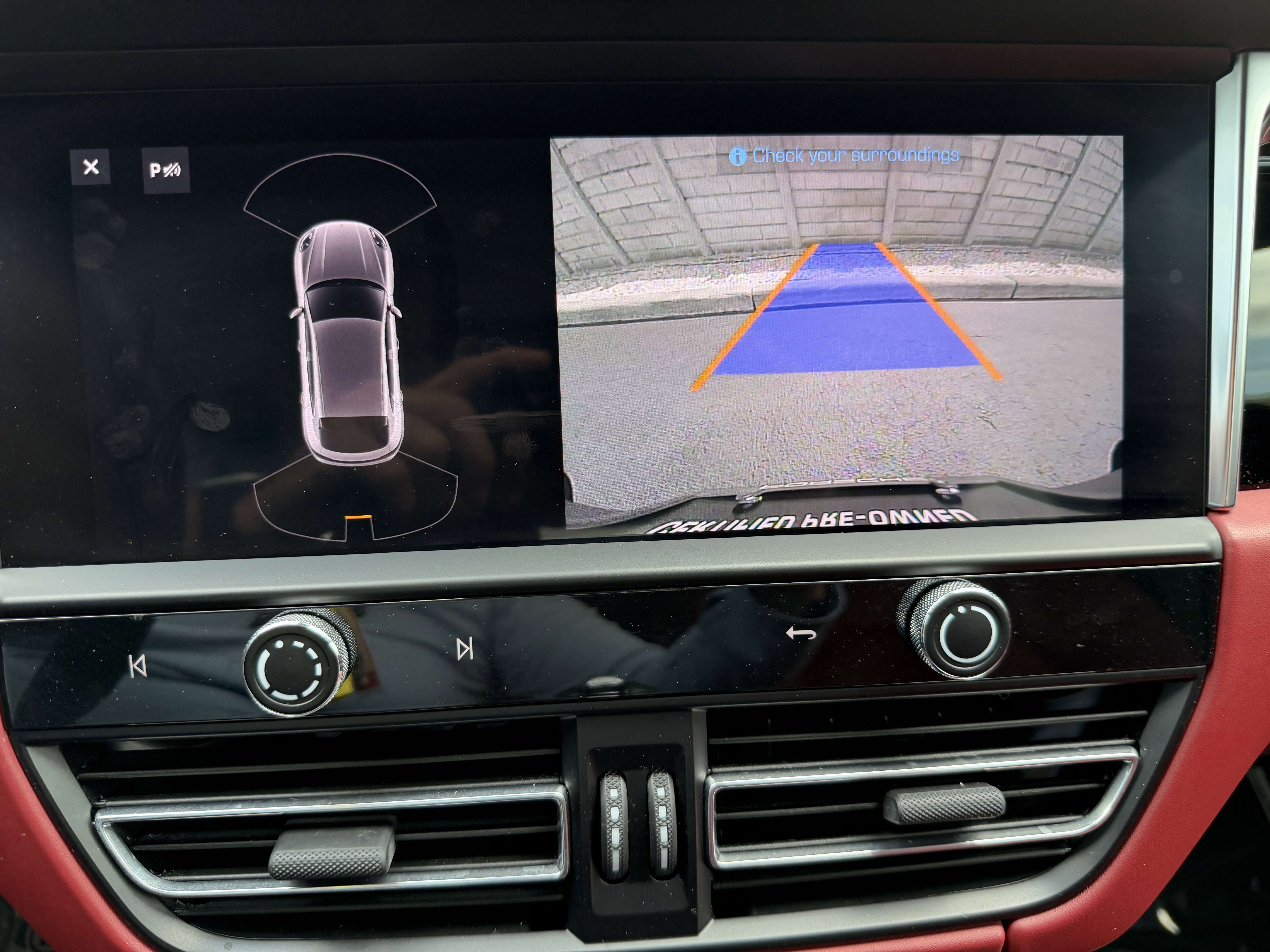 Certified 2024 Porsche Macan image 29