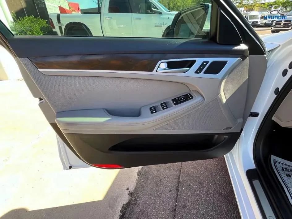 Used 2015 Hyundai Genesis 3.8 w/ Option Group 04 RWD image 15