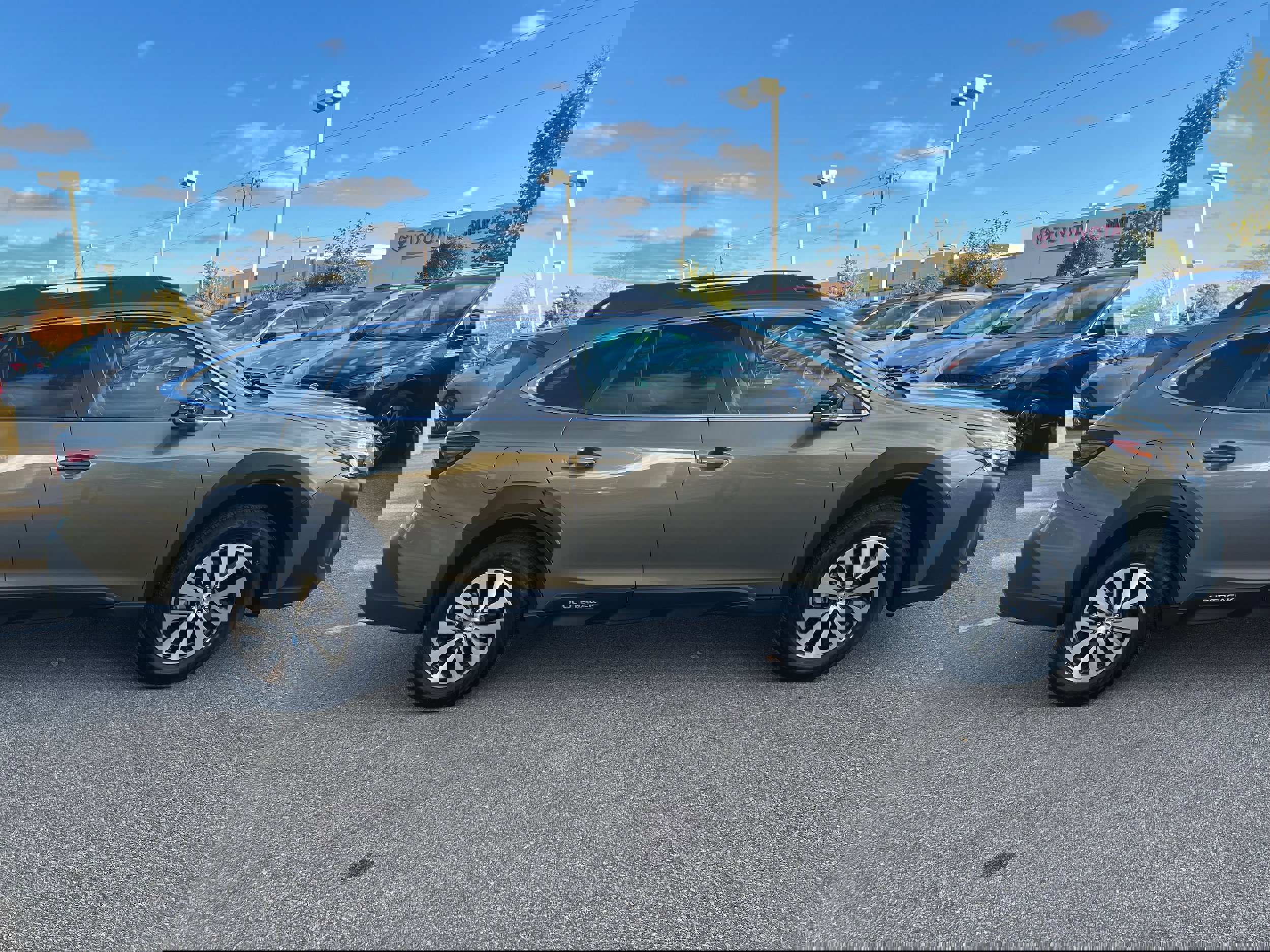 Certified 2025 Subaru Outback Premium w/ Popular Package #1A image 8