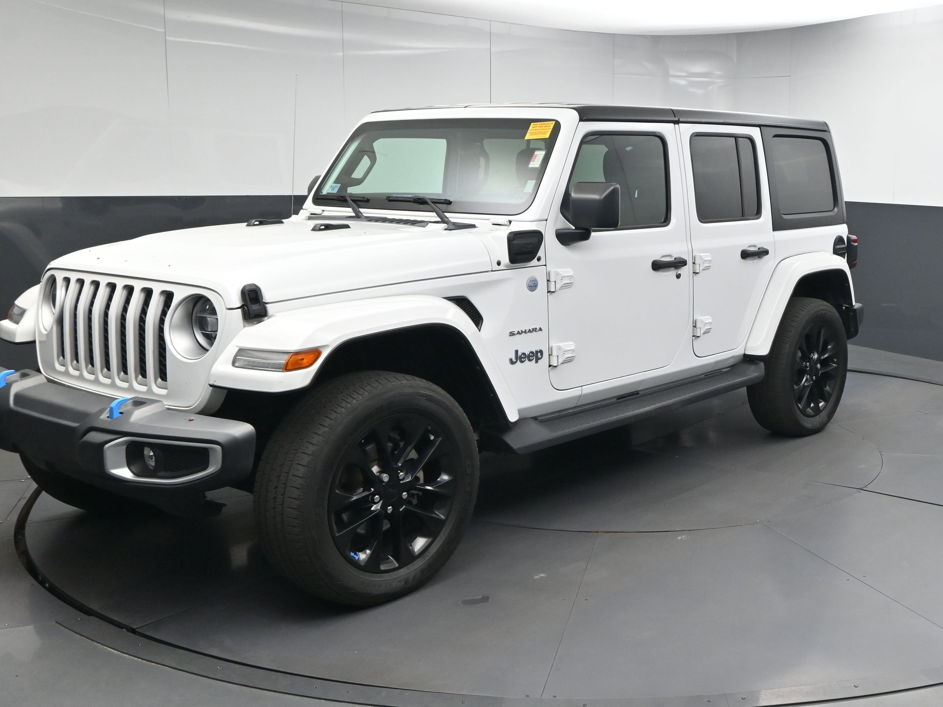 Used 2022 Jeep Wrangler Unlimited Sahara w/ Cold Weather Group image 4