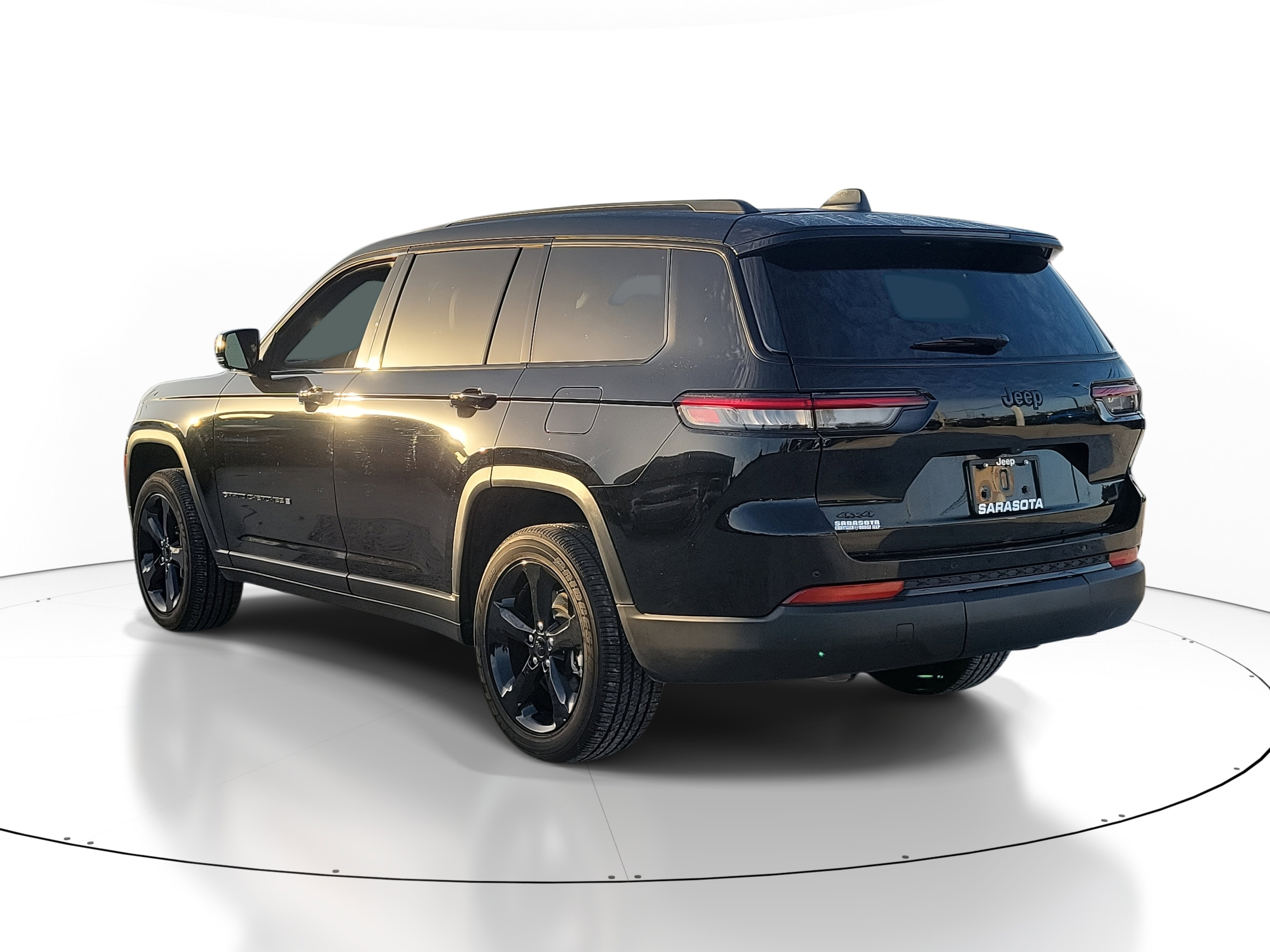 Used 2024 Jeep Grand Cherokee L Altitude image 4