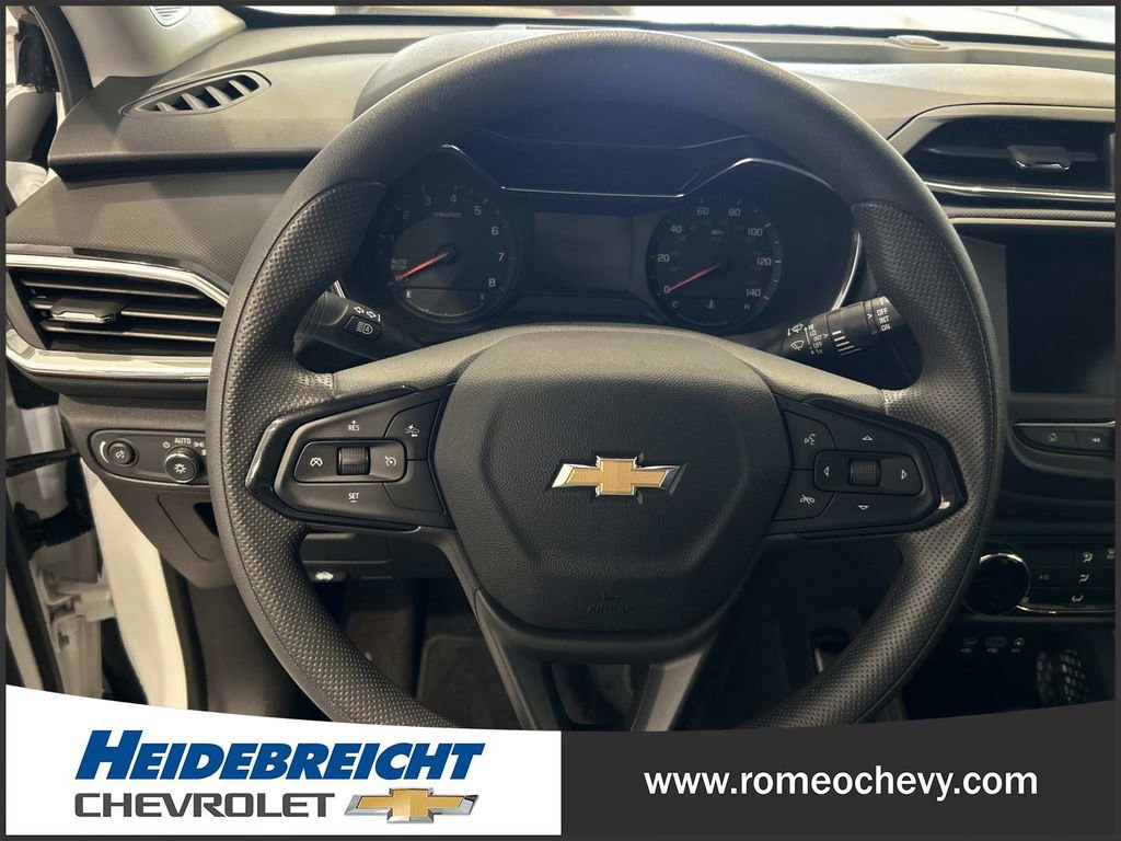 Certified 2022 Chevrolet TrailBlazer LT w/ Driver Confidence Package image 18