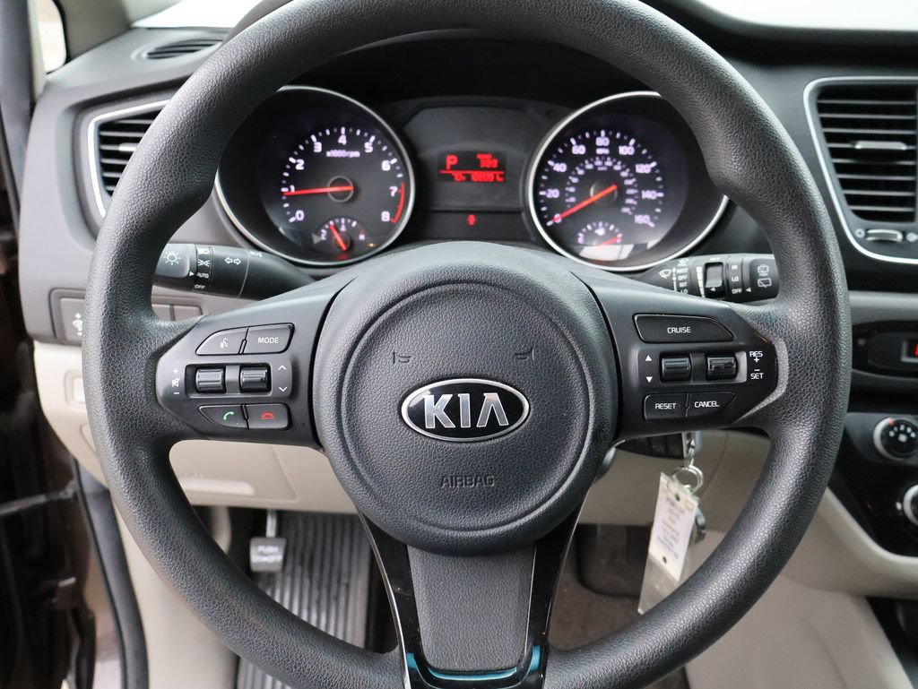 Used 2015 Kia Sedona LX w/ LX Convenience Package FWD image 30