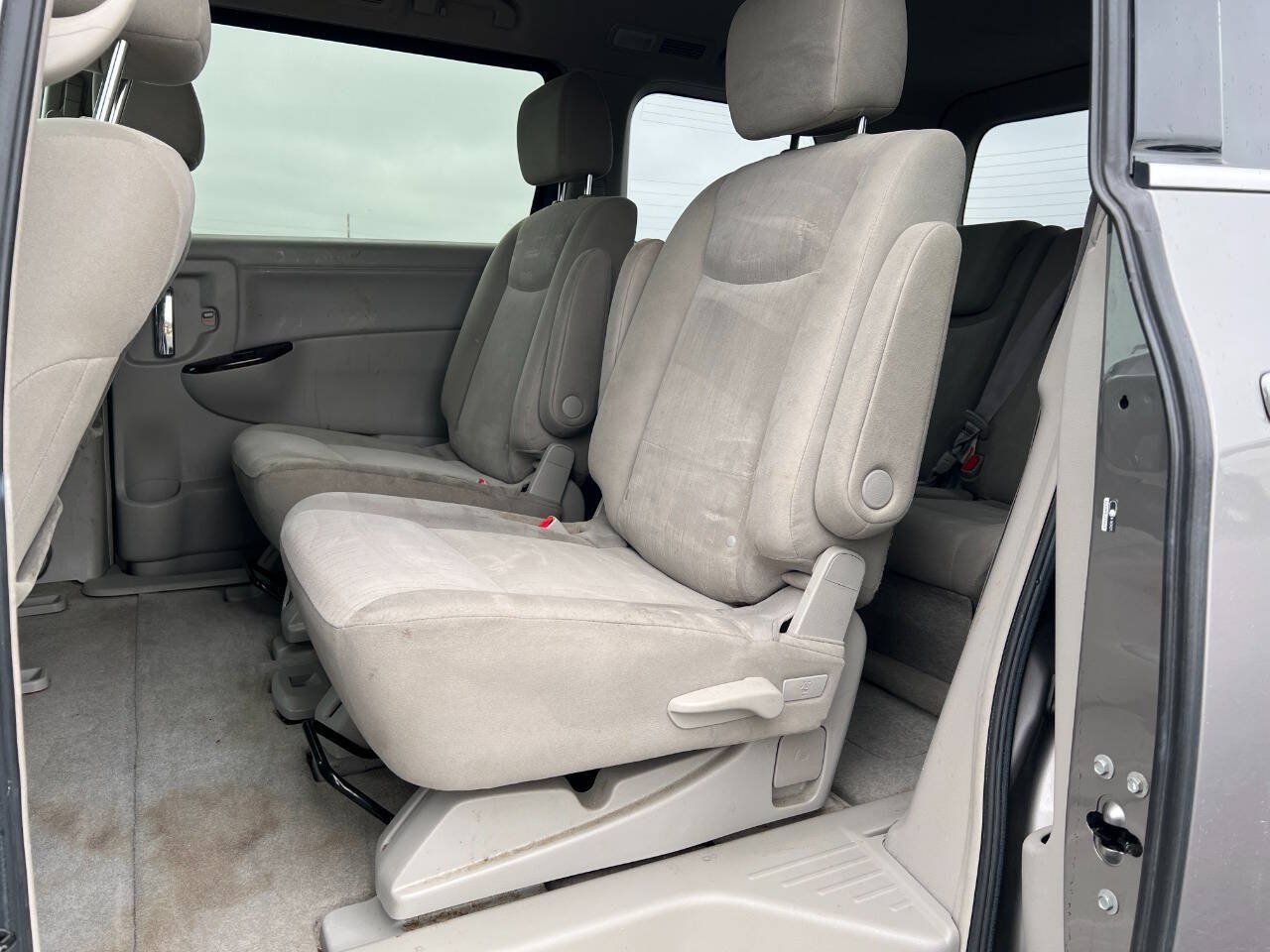 Used 2011 Nissan Quest SV w/ Value Cargo Pkg FWD image 10