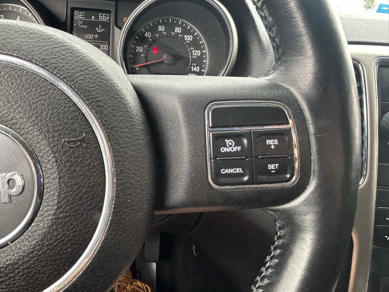 Used 2011 Jeep Grand Cherokee Laredo AWD/4WD image 19