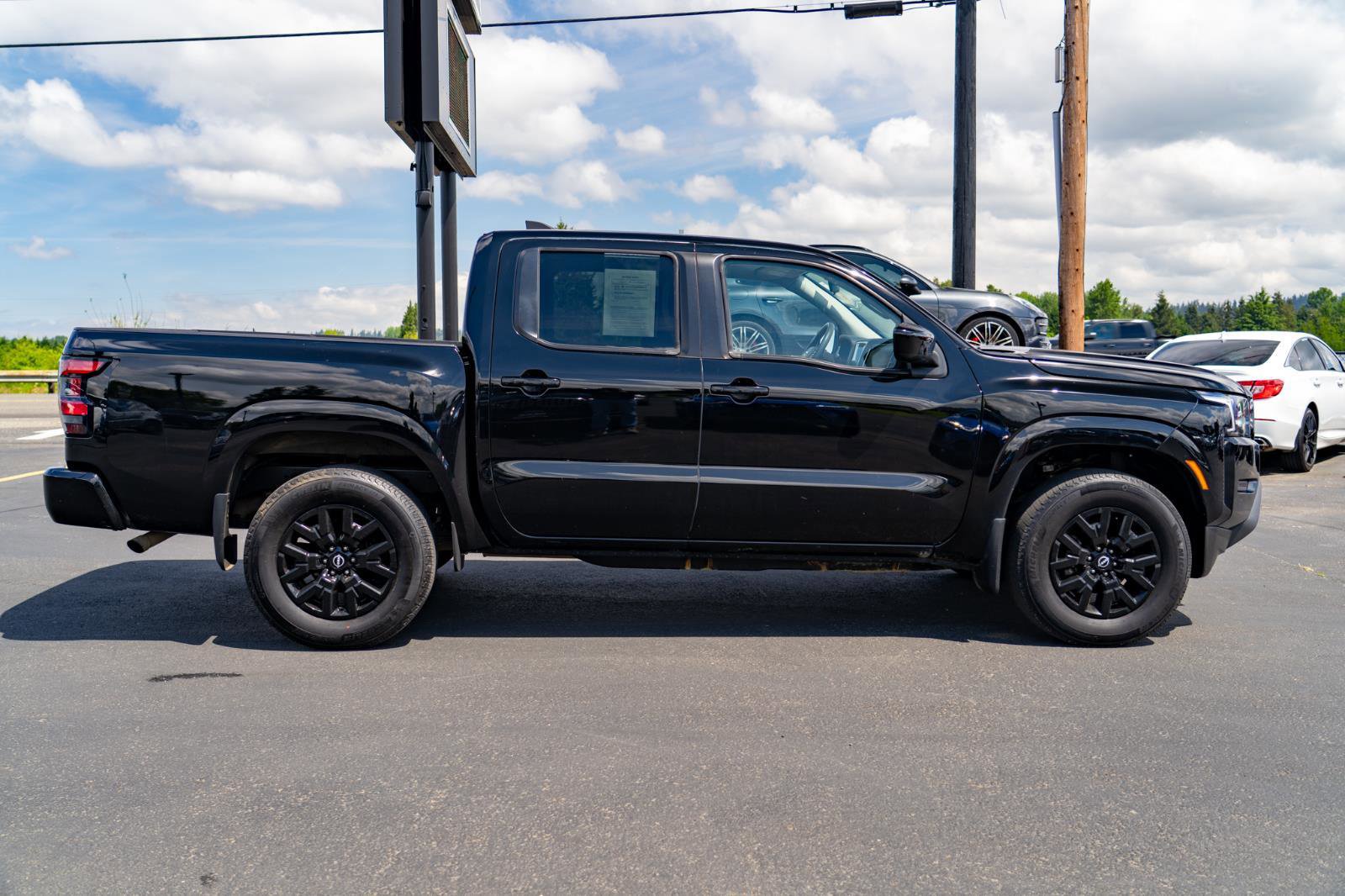 Used 2022 Nissan Frontier SV AWD/4WD image 7
