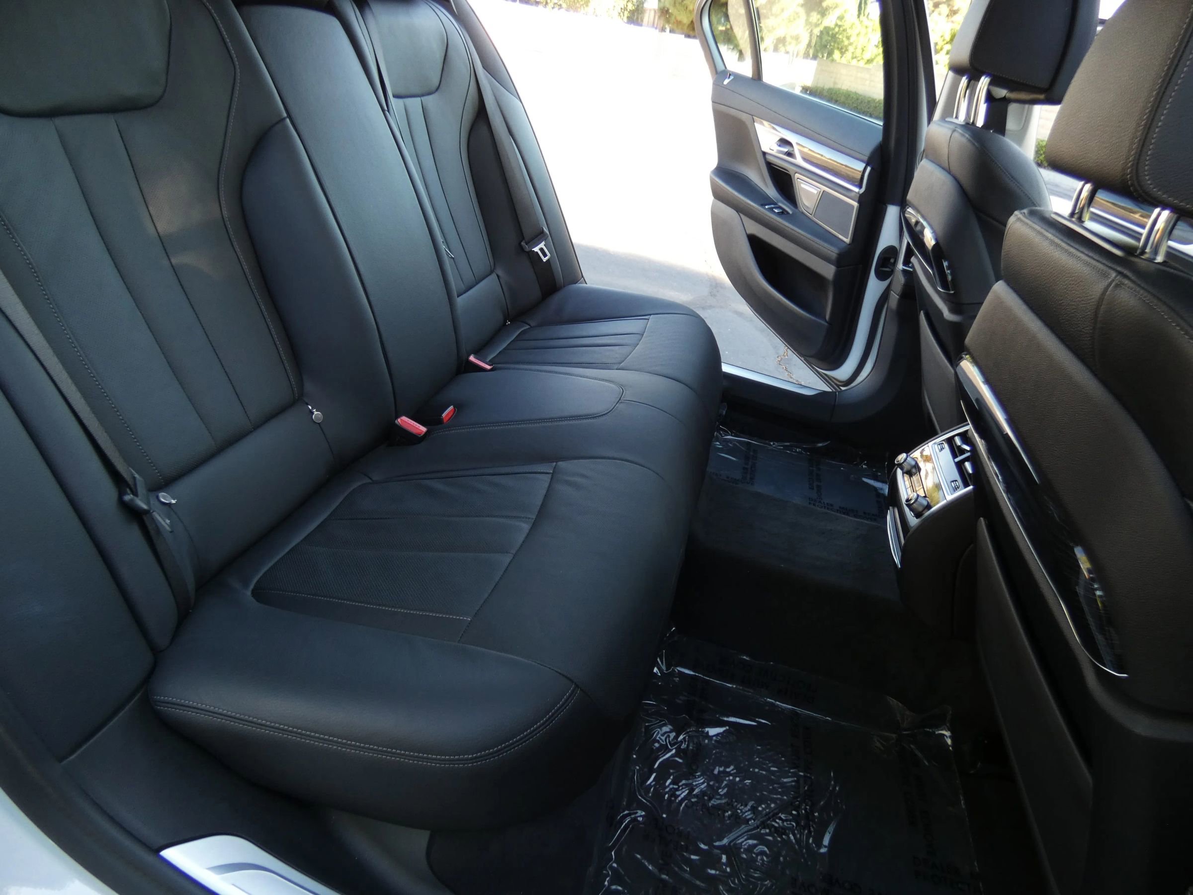 Used 2022 BMW 745e xDrive image 41