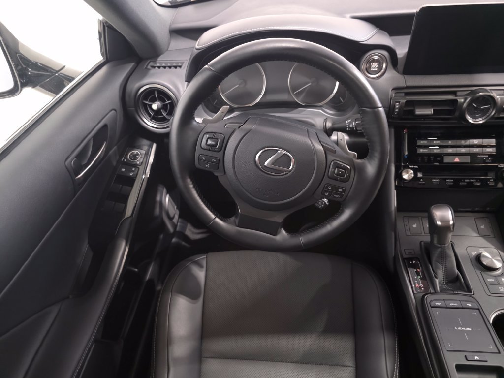 Used 2025 Lexus IS 350 F Sport w/ Navigation Package AWD/4WD image 15