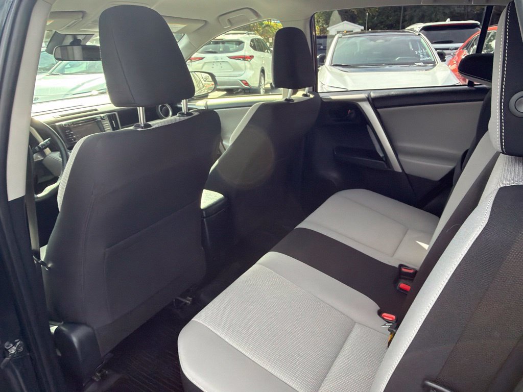 Certified 2018 Toyota RAV4 LE AWD/4WD image 18