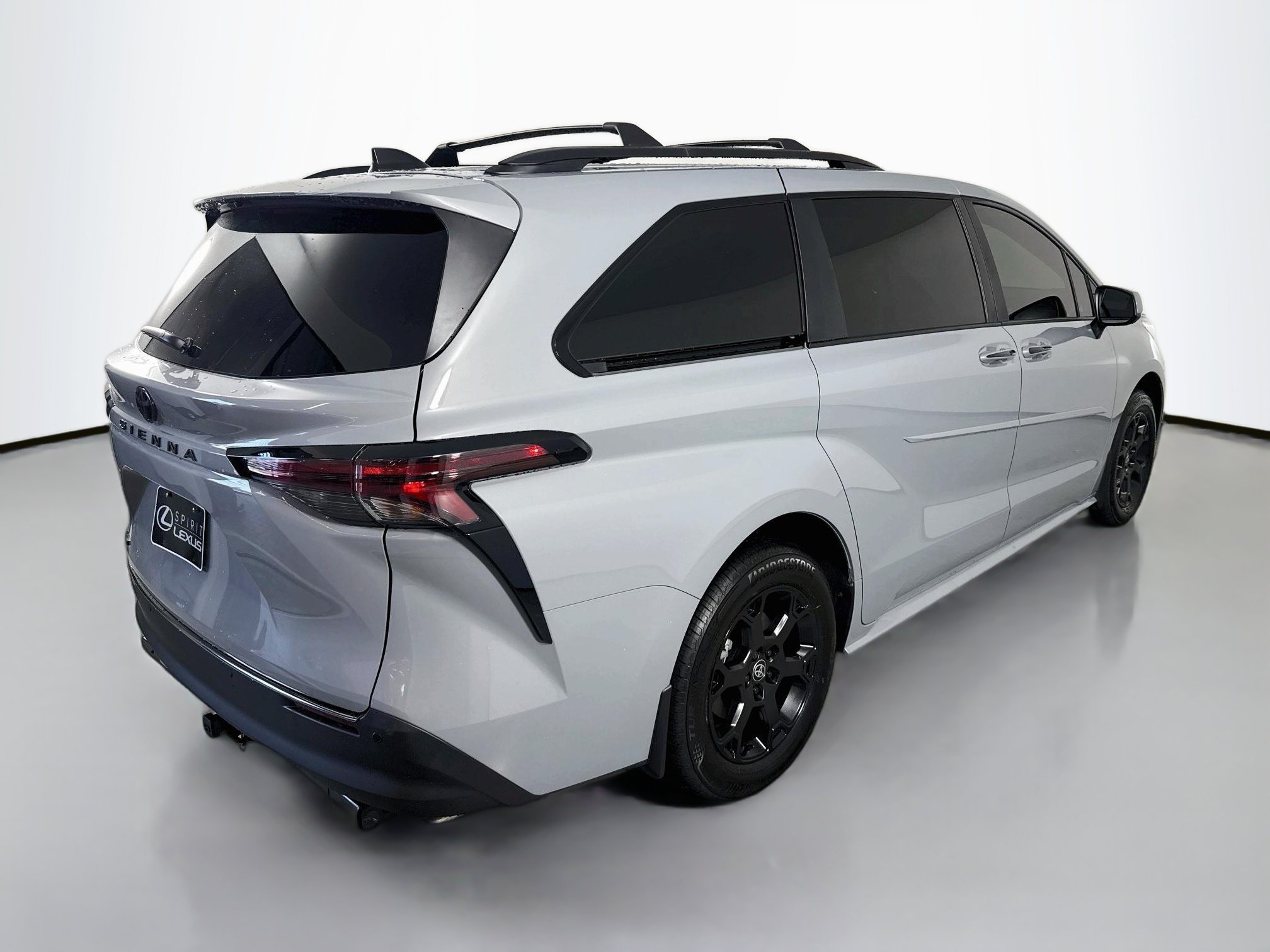Used 2026 Toyota Sienna XLE Woodland Edition AWD/4WD image 7