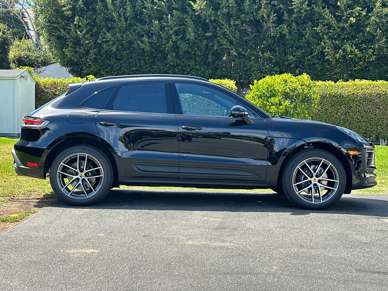 New 2026 Porsche Macan AWD/4WD image 9